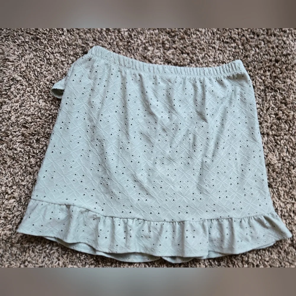 *3/$20 Girls Ruffle Skirt Mint Green 14-16 (XL) - Picture 3 of 5
